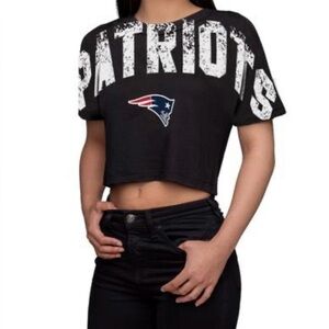 NFL Patriots Distressed Black Crop Top Size XL